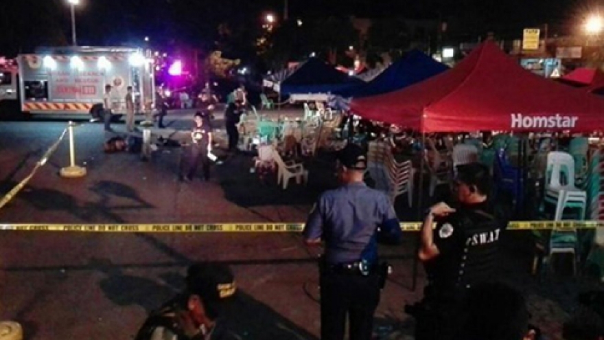 Philippines: bomb blast kills at least 14 people