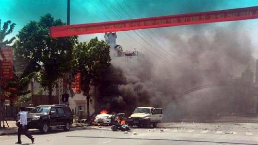 Passenger kills himself, cabby with homemade bomb in northern Vietnam