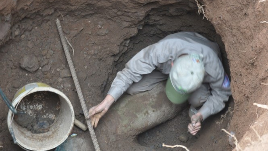 Massive wartime bomb found in central Vietnam