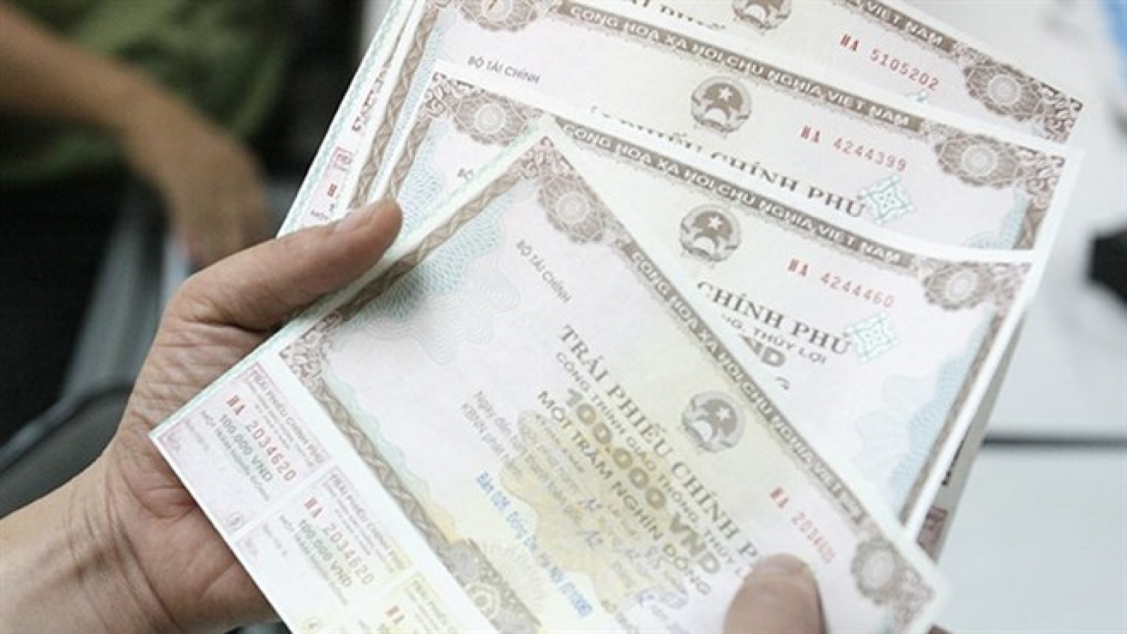 Vietnam raises US$1.95 billion from G-bond so far this year