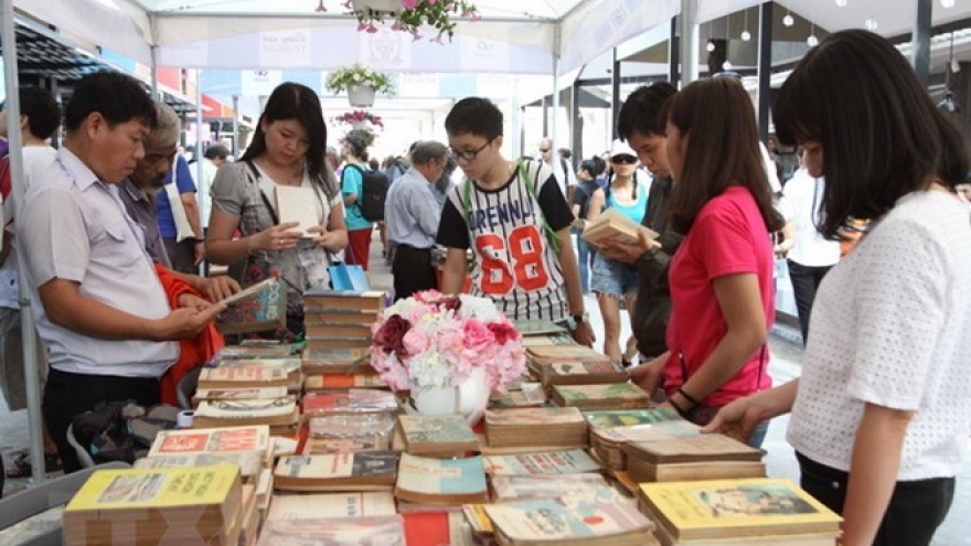 Numerous Tet celebration activities held in HCM City