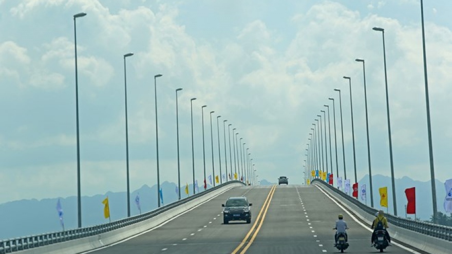One of longest sea bridges in Southeast Asia opens in Hai Phong