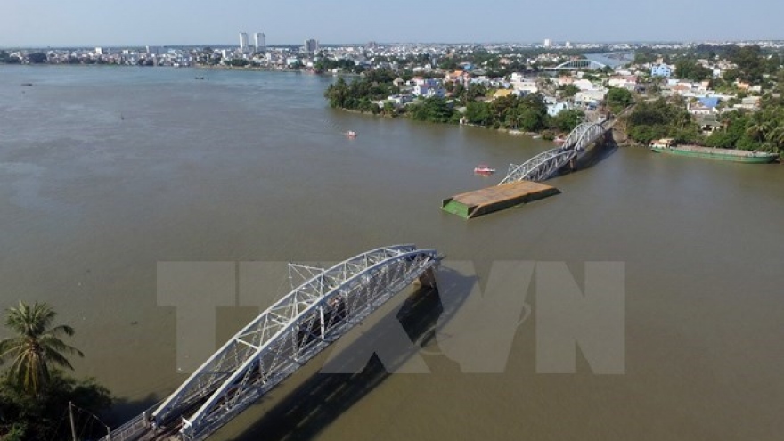 
        Nearly VND300 bln allocated for Ghenh bridge repairs
                              