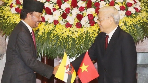 Brunei’s Sultan concludes Vietnam visit