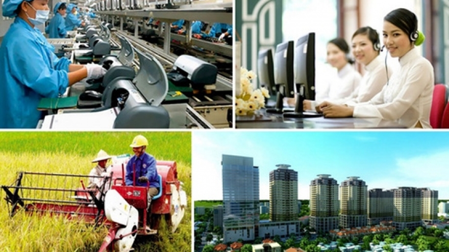 
        Experts warn of challenges to economic growth in 2019
                              
