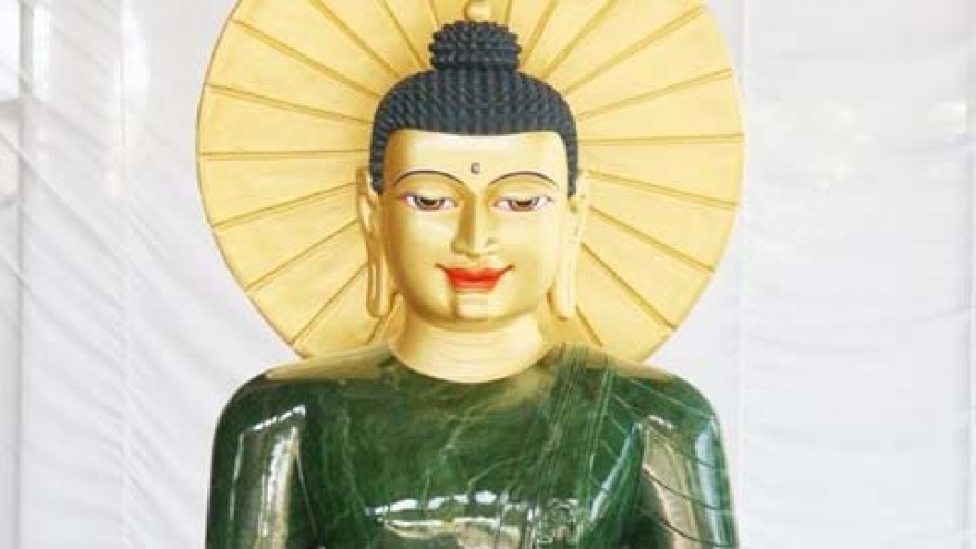 Bac Ninh pagoda welcomes world’s largest jade Buddha