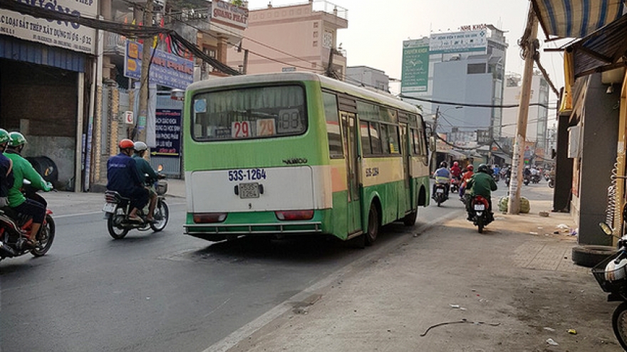 Wheel pops off bus in Vietnam, frightening passengers on board