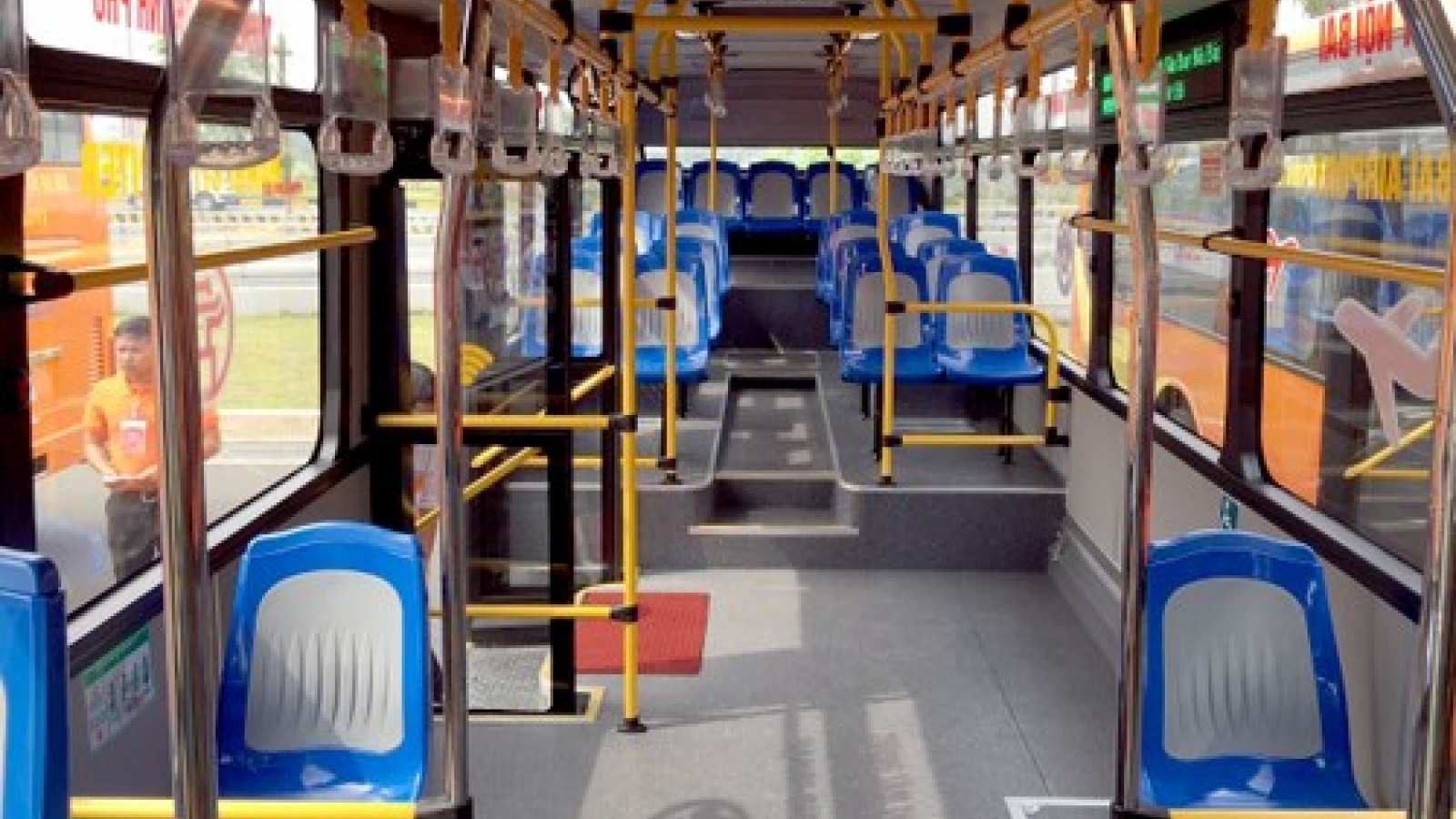 Bus route linking Hanoi, Noi Bai airport launched