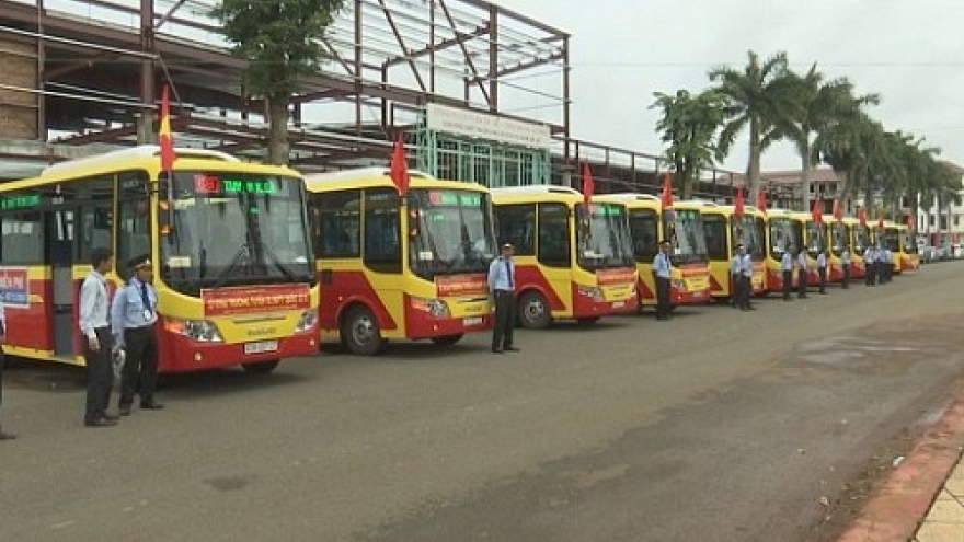 
        Free bus service connects industrial zone-packed provinces
                              