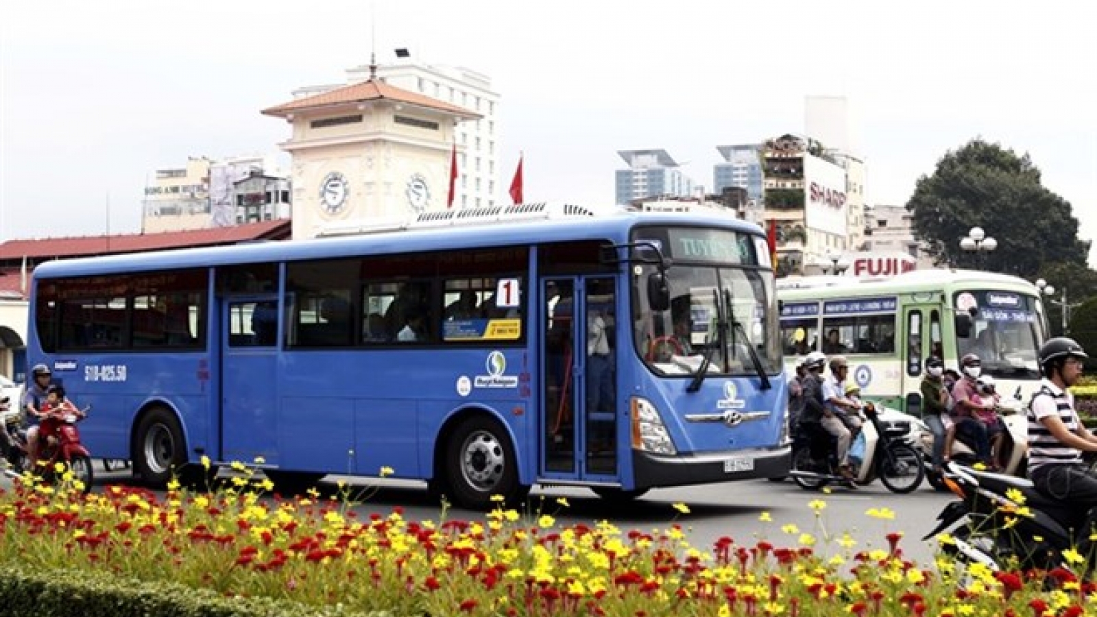 HCM City improves bus services