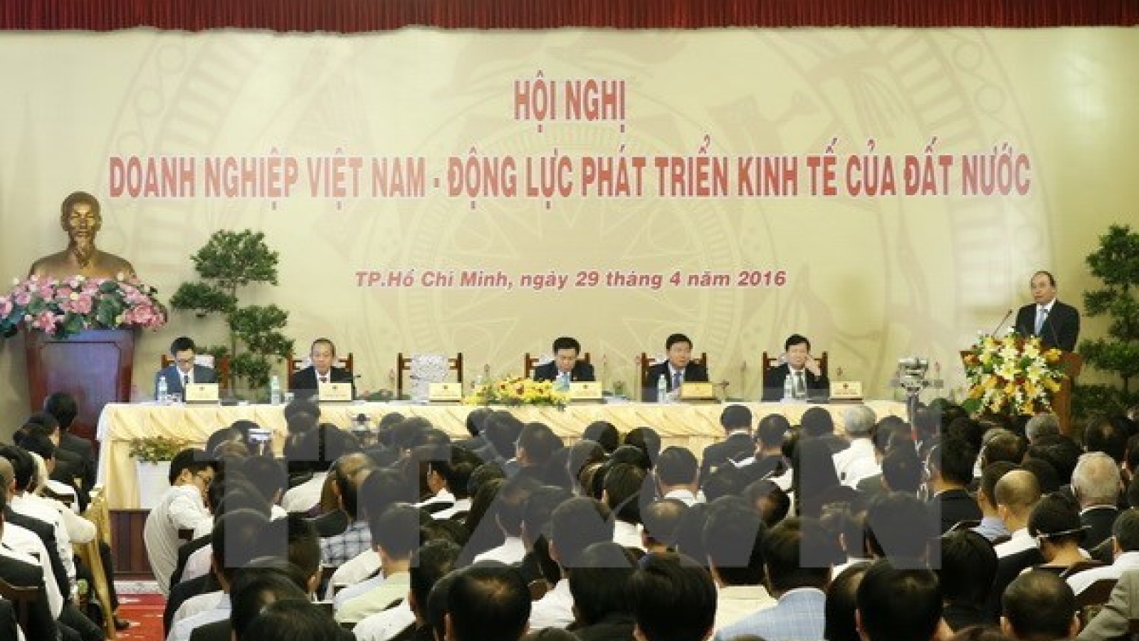 PM pledges best possible conditions for business development