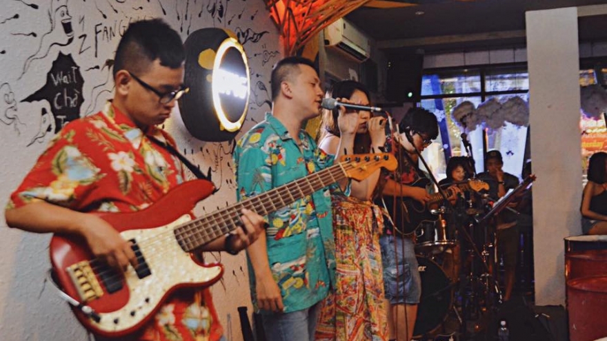 Best coffee shops with live music in HCM City