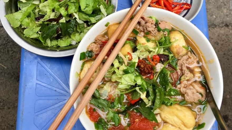 CNN: Beyond pho, five of Hanoi's top noodle dishes