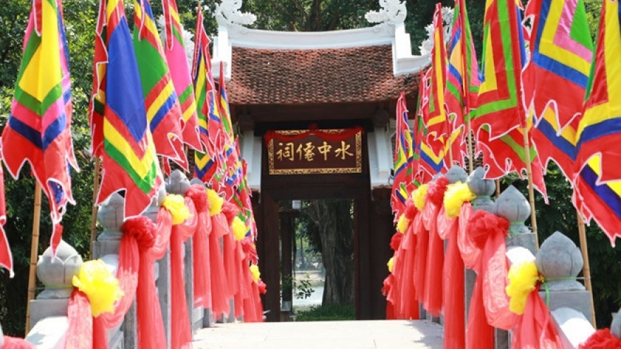 Cau Nhi temple worships little dog