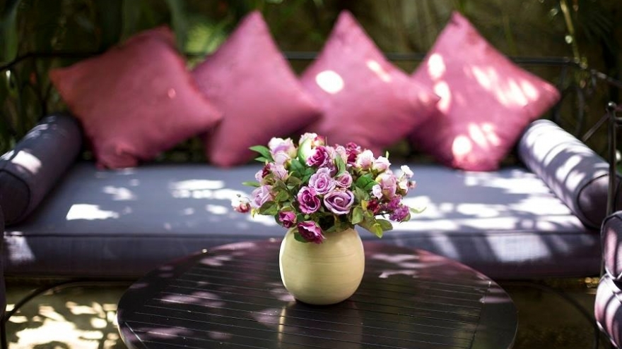 Saigonese take summer retreat in hidden cafes