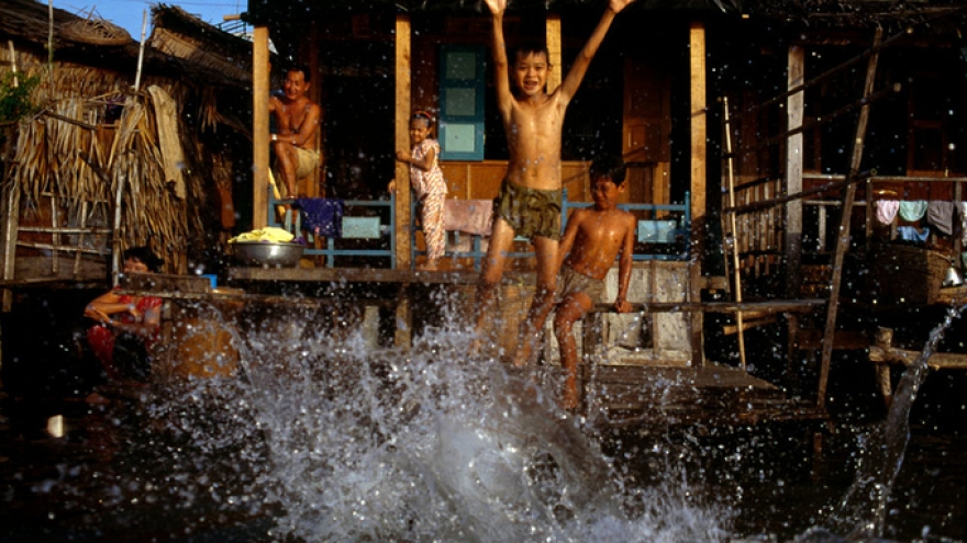 Can Tho City through the lens of Harry Gruyaert