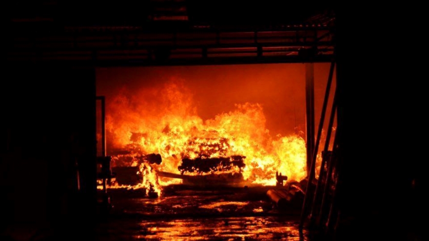 Overnight fire guts Hanoi automotive shop