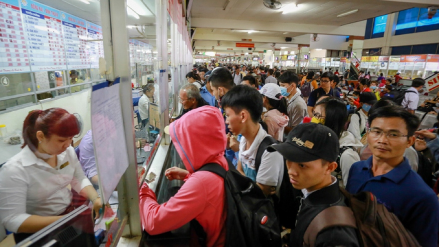 Congestion hits Saigon and Hanoi again as migrants go home for National Day