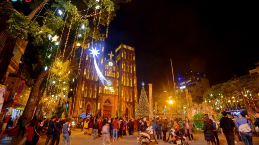 Christmas atmosphere at churches around Hanoi