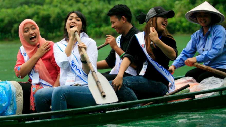 ASEAN+3 songsters tour Vietnam ahead of competition
