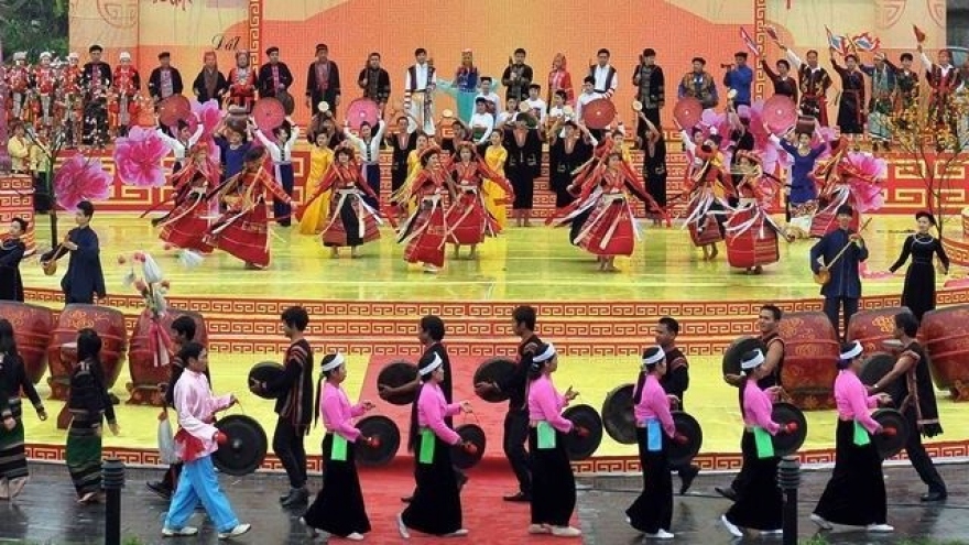 
        Festival to feature ethnic cultural identities
                              