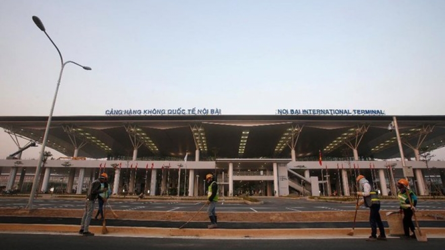 Airlines face turbulent airport charge hikes in Vietnam