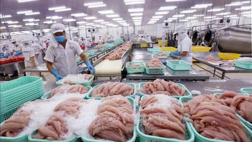 US cuts antidumping duties on Vietnamese tra fish fillets