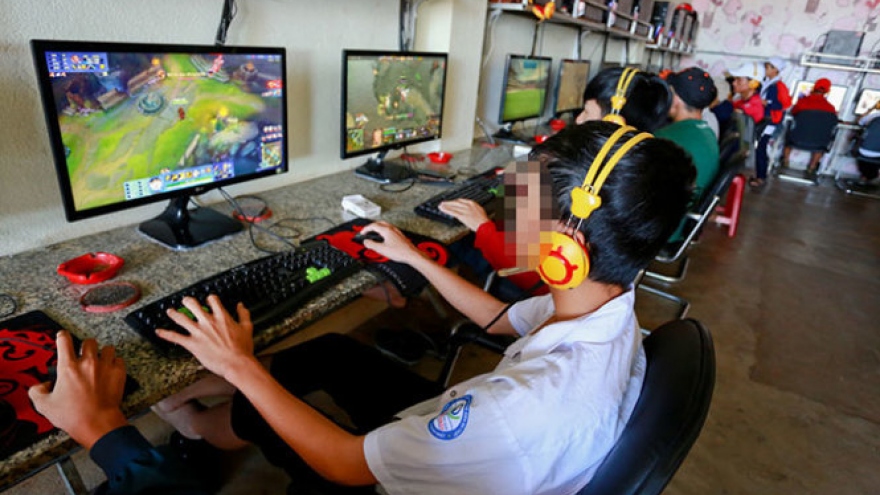 Vietnam grapples with Internet cable problems