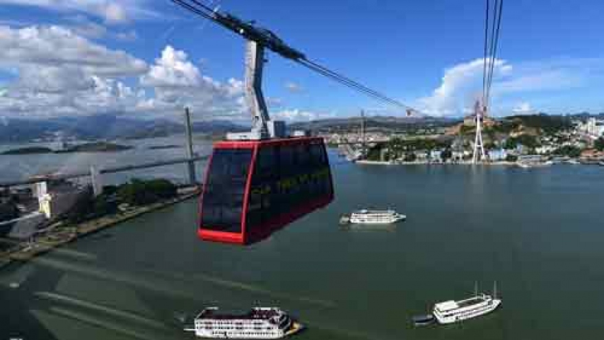 World’s largest cabin cable car system inaugurated in Quang Ninh