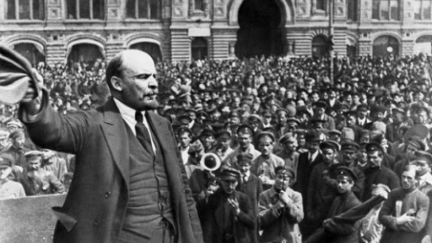 
        October Revolution provides valuable lessons for Vietnam’s renewal
                              