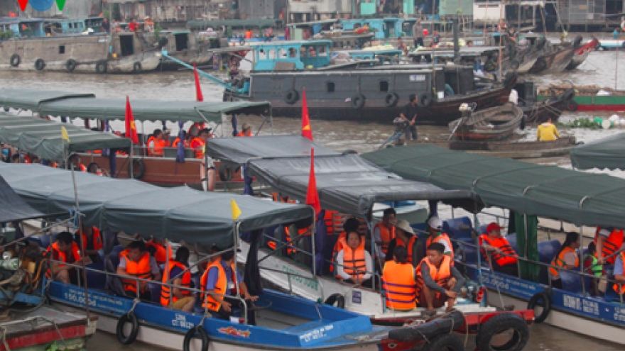 Visitors pour into Can Tho’s entertainment spots