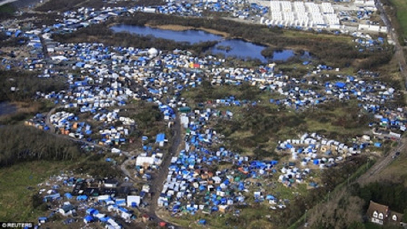 Migrants continue destabilizing France