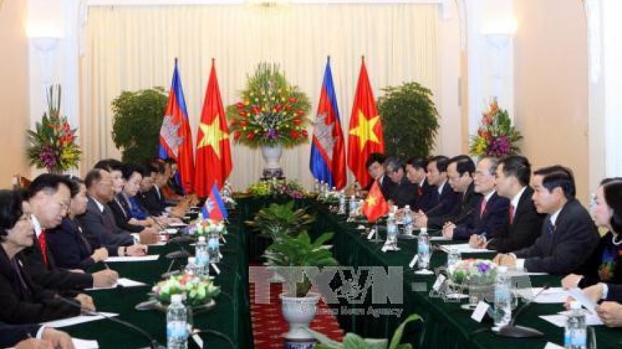 Vietnamese, Cambodian leaders exchange congratulations 
