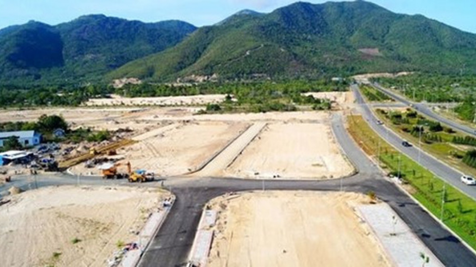 After Phu Quoc, billions of US dollars flow to Cam Ranh