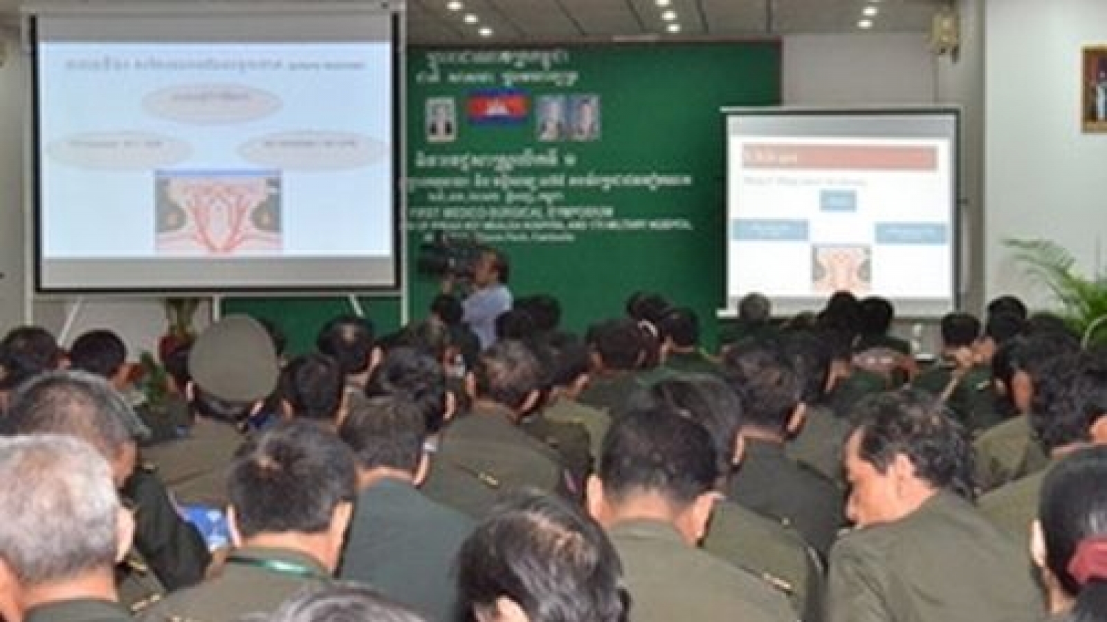 Cambodia: CPP, CNRP leaders meet over 2017 commune elections