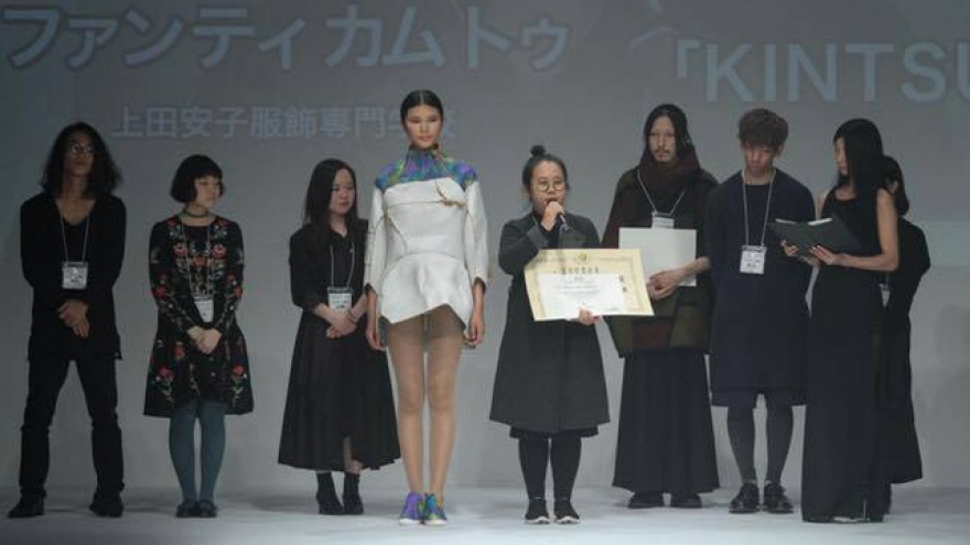 
        Vietnamese student wins top Japanese fashion award
                              
