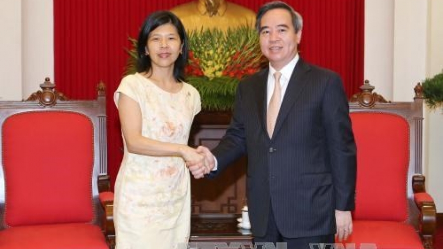 Party senior official meets Canadian, French ambassadors