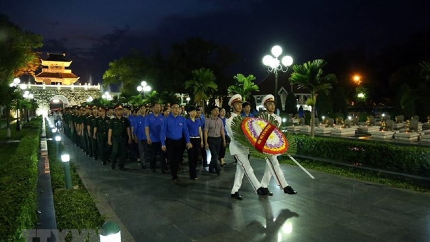 Candle lighting commemorates fallen soldiers in Dien Bien Phu battle