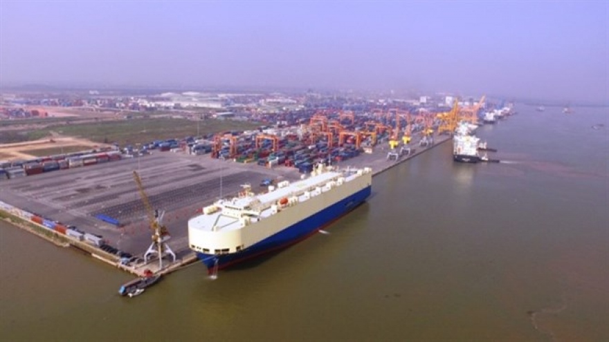 Firms slam Hai Phong’s rocketing port fees