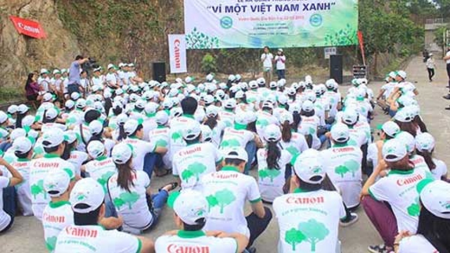 Canon Vietnam launches Shan Tuyet tea tree planting