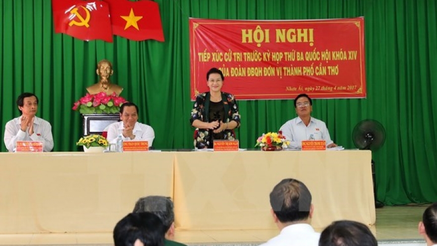NA leader meets with Can Tho voters