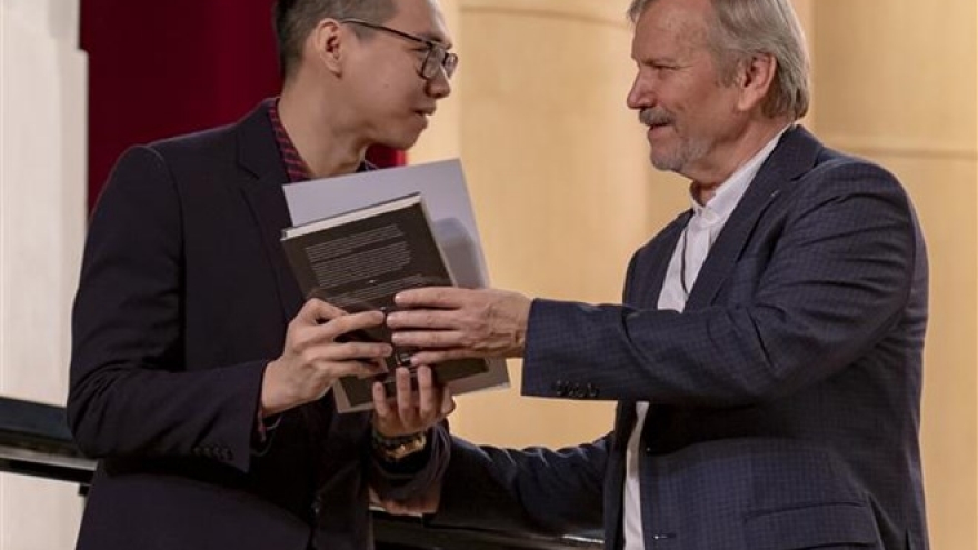 Vietnamese student wins at Russian music festival