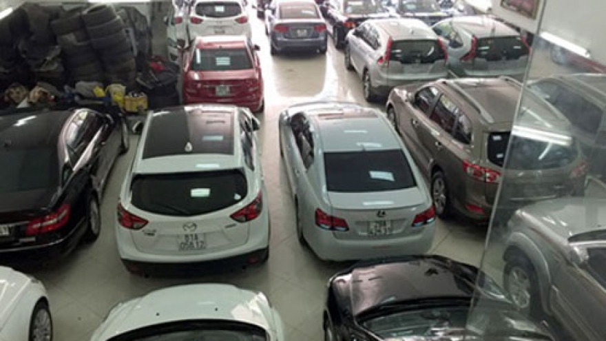 Automobile market booms in 2015 amid worries