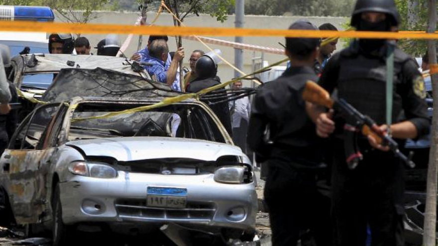 Car bomb attack kills Egypt's top public prosecutor