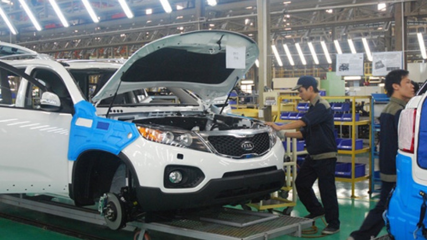 Small car makers to expand production in Vietnam on tax cuts