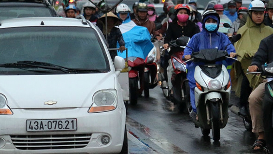 Danang considers blocking Uber, Grab