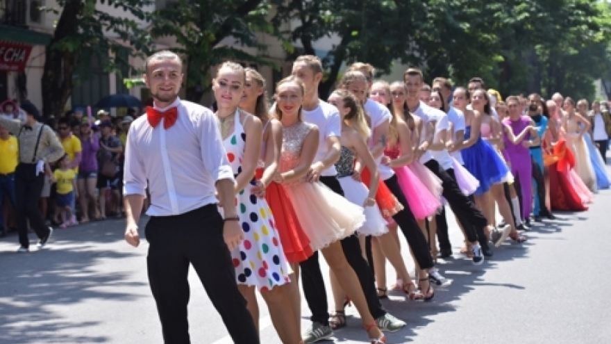 Street carnival ready to light up Sam Son Sea festival 2019