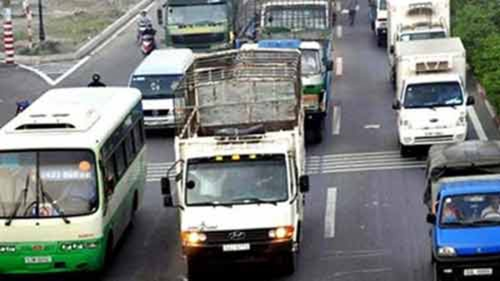 Gov't keeps eye on carriers after drop in fuel prices