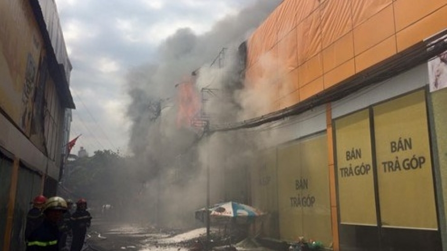  8 luxury cars burnt in Saigon garage fire