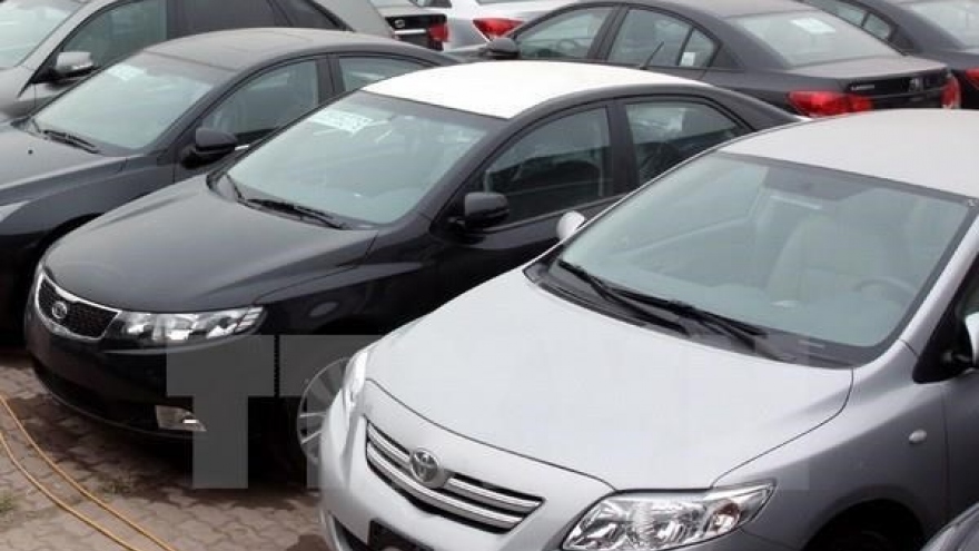 Vietnam imports 120,000 cars in ten months